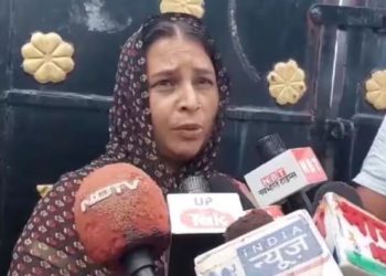 ‘हम अपन घर गिरे न देई…’, देवरिया हत्याकांड में बुलडोजर एक्शन पर बोलीं मृतक प्रेमचंद यादव की पत्नी