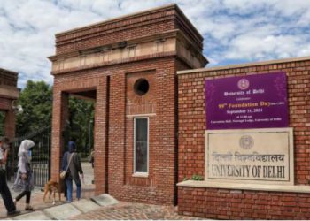 महिला प्रोफेसरों से प्रेग्नेंसी समेत मांगी कई जानकारी, दिल्ली विश्वविद्यालय में निजी डेटा को लेकर क्यों मचा बवाल?