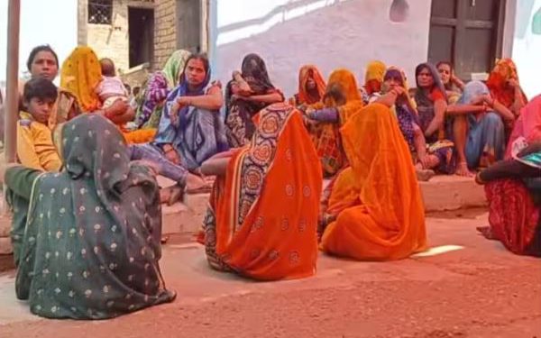 चचेरे भाई-बहन ने प्रेम प्रसंग में कर ली आत्महत्या, फांसी के फंदे से लटकता मिला दोनों का शव