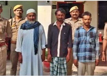 चप्पल से हुआ हत्याकांड का खुलासा, 3 आरोपी गिरफ्तार