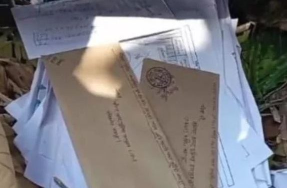 कानपुर में महिला अपराध की पत्रावलियां मिली कूड़े के ढेर में, दरोगा और महिला सिपाही निलंबित