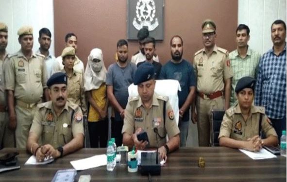 हनीट्रैप गिरोह का पर्दाफाश, दो महिलाओं सहित छह लोग गिरफ्तार