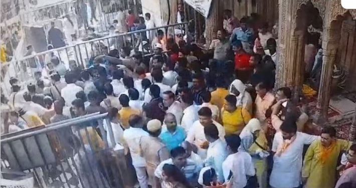 बांके बिहारी मंदिर में भाजपा कार्यकर्ता और मंदिर के सुरक्षा गार्ड के बीच मारपीट