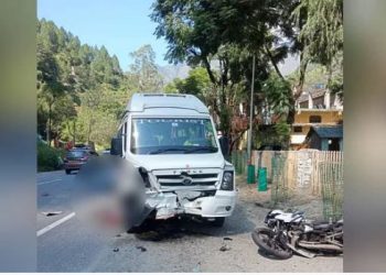 उत्तराखंड में दर्दनाक हादसा, टेम्पो ट्रैवलर और बाइक की भीषण टक्कर, दो पुलिसकर्मियों समेत तीन की मौत