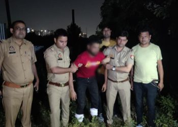 घर में घुसकर युवती की हत्या करने वाले आरोपी से पुलिस की हुई मुठभेड़