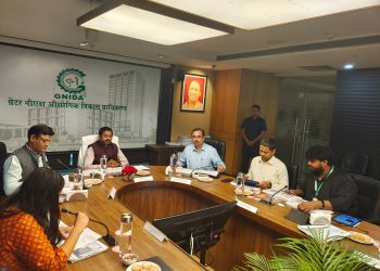 ग्रेटर नोएडा प्राधिकरण की समीक्षा बैठक में शामिल हुए औद्योगिक विकास मंत्री, अधिकारियों को दिए आवश्यक दिशा निर्देश