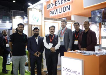 रिन्यूएबल एनर्जी इंडिया एक्सपो का प्रमुख सचिव ने किया दौरा, जीरो कार्बन की दिशा में बढ़ रहा है देश