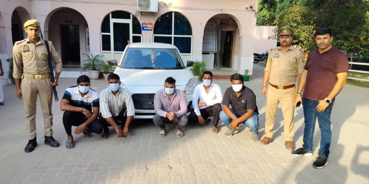 होटल में मारपीट कर जान से मारने की धमकी देने के मामले में पांच आरोपियों को गिरफ्तार