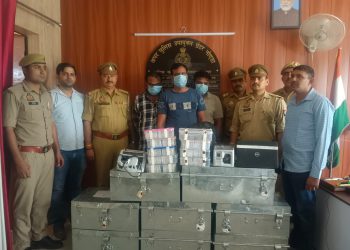 नकली नोट दिखाकर धोखाधड़ी करने वाले गिरोह के तीन आरोपी गिरफ्तार, सरगना फरार