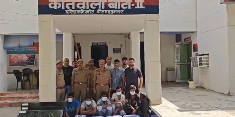 बंद पड़े मकानों व दुकानों में चोरी करने वाले गिरोह के पांच चोर समान सहित गिरफ्तार