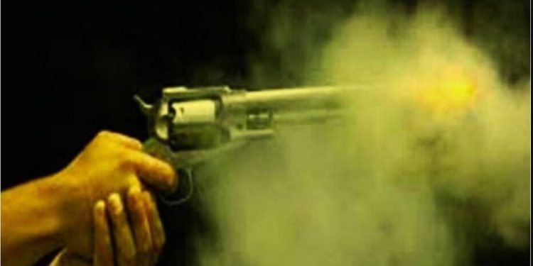 कौशांबी में दुष्कर्म पीड़िता की हत्या का आरोपी पुलिस मुठभेड़ में गिरफ्तार, गोली लगने से घायल, दो भाई फरार