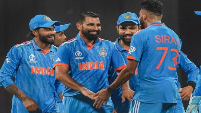 गेंदबाजों के दम पर भारत ने रचा इतिहास, वर्ल्ड कप में ऐसा कारनामा करने वाली दूसरी टीम
