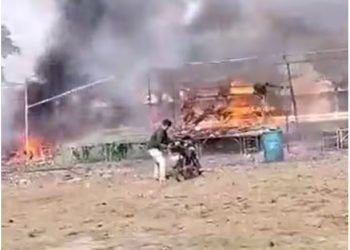 दिवाली पर आग से हड़कंप, नंदग्राम में धधक उठा कबाड़ गोदाम, मथुरा में पटाखा बाजार में कई दुकानें जलकर खाक