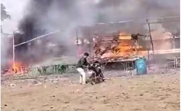 दिवाली पर आग से हड़कंप, नंदग्राम में धधक उठा कबाड़ गोदाम, मथुरा में पटाखा बाजार में कई दुकानें जलकर खाक