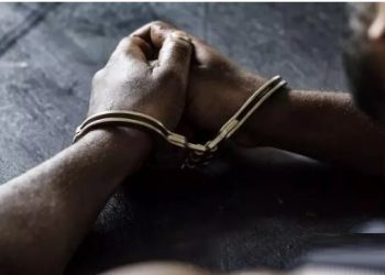 Noida Crime: नशीले पदार्थों की आपूर्ति करने वाले गिरोह का पर्दाफाश, नामी यूनिवर्सिटी के छात्रों सहित 9 को पुलिस ने पकड़ा