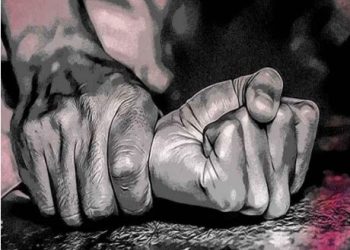 पहले लूटी आबरू फिर सुलह करने की धमकी, न मानने पर दरिंदे ने कुल्हाड़ी से काटकर लड़की को उतारा मौत के घाट