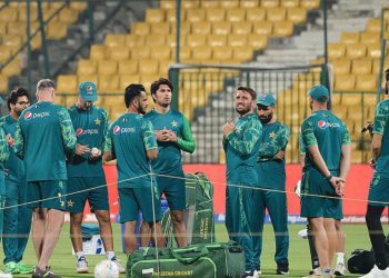 भारत की धरती पर शर्मसार होने के बाद पाकिस्तान क्रिकेट में आया भूचाल, बॉलिंग कोच Morne Morkel ने छोड़ा टीम का साथ