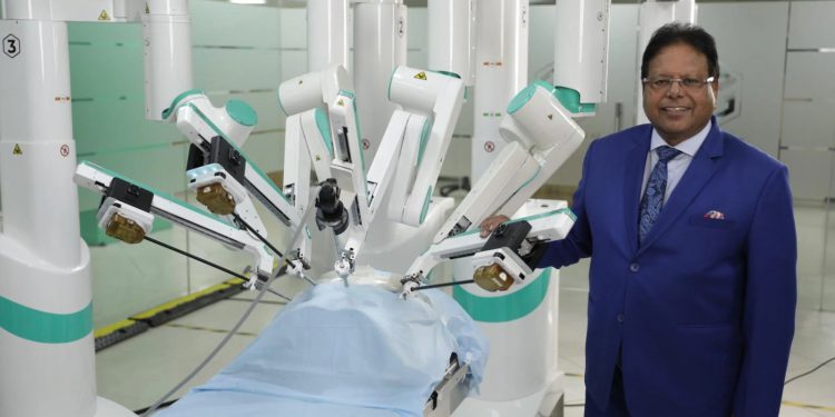 देश का पहला मेड इन इंडिया रोबोटिक सर्जिकल सिस्टम एसएसआई मंत्रा अपेक्स हॉस्पिटल में हुआ इंस्टॉल