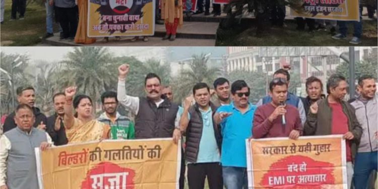 ग्रेनो वेस्ट में मेट्रो व रजिस्ट्री की मांग को लेकर निवासियों ने किया प्रदर्शन