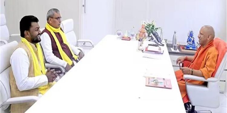 यूपी में मंत्रिमंडल विस्तार की चर्चाओं के बीच सीएम योगी से मिले ओपी राजभर, कह दी ये बड़ी बात