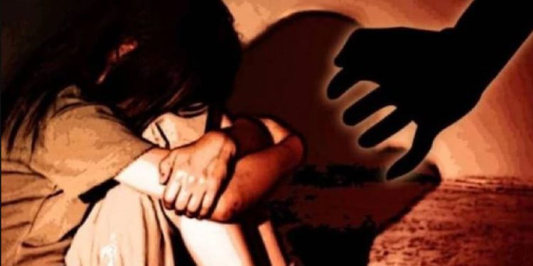 अलीगढ़: होटल में स्कूली छात्रा से गैंगरेप, पुलिस ने स्टाफ के दो लोगों को किया गिरफ्तार