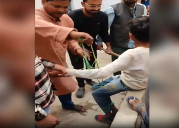 अंकल मैं चोर नहीं…चिल्लाता रहा, डंडे बरसाते रहे हैवान; UP में दलित बच्चे के साथ हैवानियत