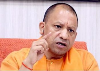 सीएम योगी ने दिया सख्त निर्देश- यूपी में इन मंदिरों के आसपास न बनें बड़ी इमारतें, नई कॉलोनियों के बारे में कही ये बात