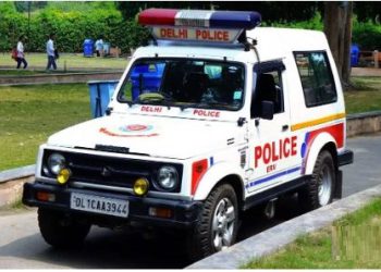 दिल्ली पुलिस के हेड कॉन्स्टेबल की बुरी तरह पिटाई, गाड़ी का कागज मांगने पर चार लोगों ने पीटा