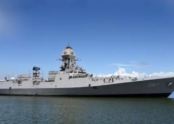 अरब सागर में व्यापारिक जहाजों पर कौन कर रहा हमले? भारत ने 3 युद्धपोत तैनात किये