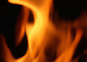 शॉर्ट सर्किट से घर में लगी आग, जिंदा जल गईं 6 साल और 6 महीने की दो मासूम बच्चियां