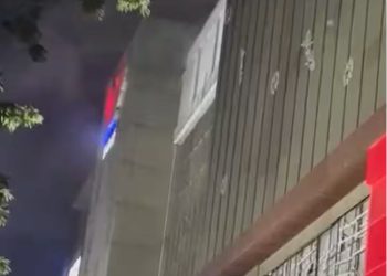 फीनिक्स माल में जूते के शोरूम में लगी भीषण आग, हर तरफ धुआं ही धुआं, जान बचाकर भागे पिक्चर देखने आए लोग