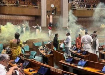 संसद में सेंधमारी करने वालों से की थी चैट, दिल्ली पुलिस ने जालौन से दबोचा