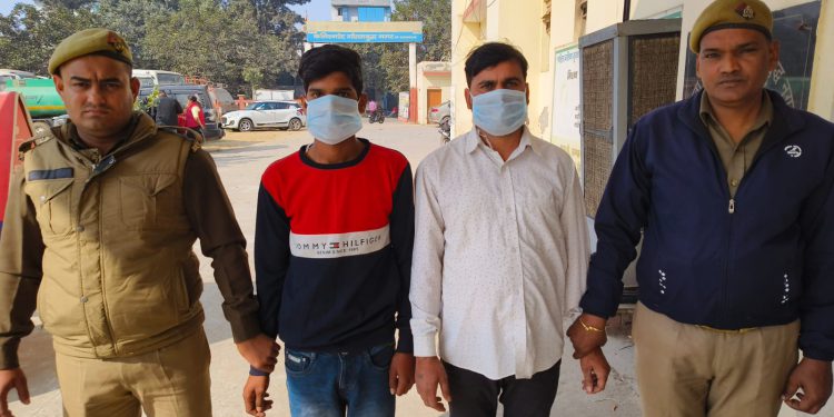प्लेट लगाकर एटीएम मशीन में धोखाधड़ी करने वाले दो शातिर आरोपी गिरफ्तार