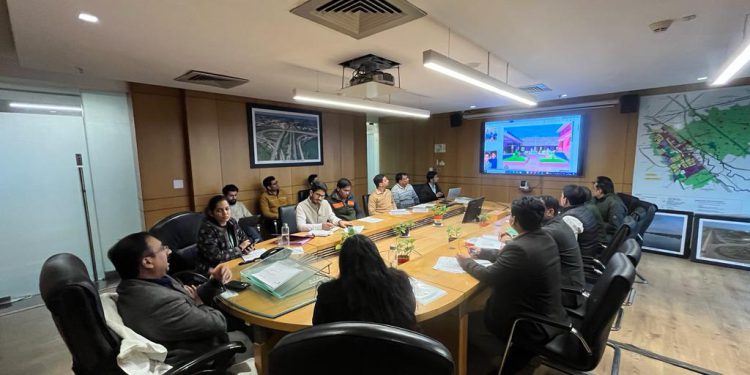 ऑपरेशन कायाकल्प के द्वारा सरकारी स्कूलों की बदल रही है सूरत, सीईओ ने की समीक्षा