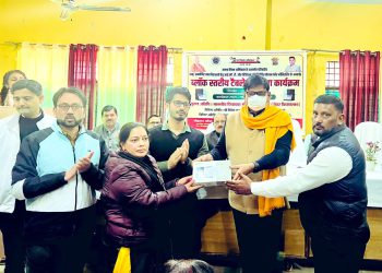 शिक्षकों और शिक्षण व्यवस्था को हाईटेक करने के लिए 197 शिक्षकों को वितरित किए गए टैबलेट