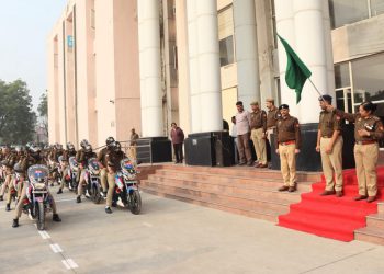 पुलिस कमिश्नर ने 26 ईगल लैपर्ड मोबाइल टीम को हरी झंडी दिखाकर किया रवाना, टैबलेट किये वितरित