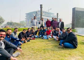 ग्रेटर नोएडा वेस्ट में घर खरीददार आंदोलन की कोर टीम ने की बैठक, मेट्रो पर जारी रहेगा आंदोलन