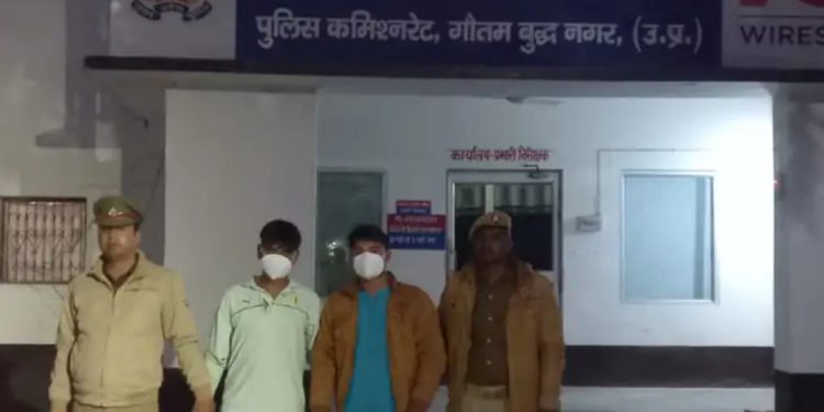 जेवर में आपसी विवाद के बाद दो दोस्तों ने तीसरे दोस्त को मारी गोली, गंभीर हालत में अस्पताल में भर्ती