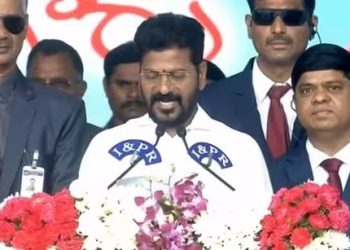 रेवंत रेड्डी ने ली तेलंगाना के मुख्यमंत्री पद की शपथ ली, भट्टी विक्रमार्क बने उपमुख्यमंत्री