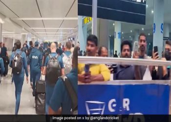 भारत के खिलाफ मैच के लिए हैदराबाद पहुंची इंग्लैंड क्रिकेट टीम, देखें कैसे हुआ स्वागत