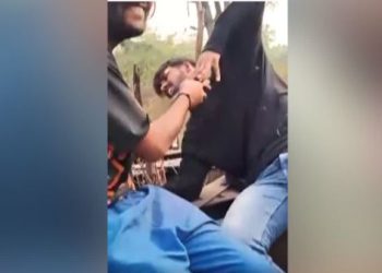 पेशाब कांड के बाद… उखाड़ा नाखून, एमसीए छात्र अपहरण मामले के दो वीडियो वायरल, पुलिस के हाथ नहीं लगे आरोपी