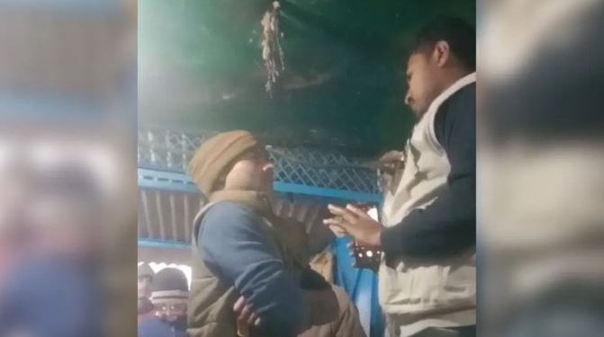 मुफ्त में मटन मांग पुलिसवाले ने दिखाई वर्दी की धौंस, जब वीडियो हुआ वायरल तो…