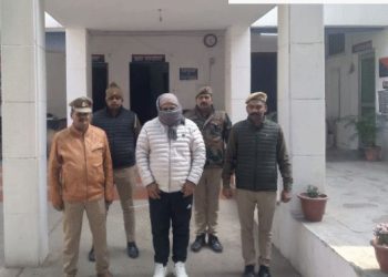 नोएडा पुलिस ने कुख्यात बदमाश रवि काना के खिलाफ गैंगस्टर एक्ट में किया मुकदमा दर्ज, मॉल की पार्किंग में लड़की से गैंगरेप का आरोप, 3 गिरफ्तार