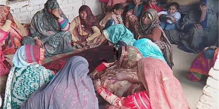 कार-कैश-प्रॉपर्टी का लालच… पहले प्रताड़ित किया, फिर गला दबाकर महिला को मार डाला