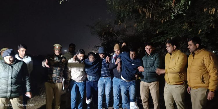 Noida Encounter: 2-3 मिनट में कार की कर लेते थे चोरी, पुलिस के हत्थे चढ़े दो बदमाश; मुठभेड़ में लगी पैर में गोली