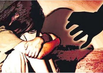 अधेड़ उम्र के शख्स ने किया 13 साल की बच्ची से रेप, धमकी देकर हुआ फरार