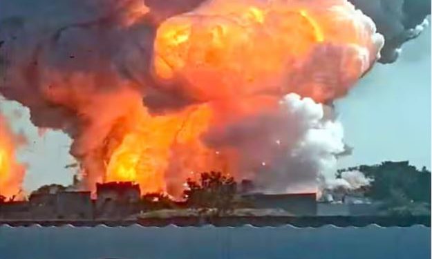 पटाखा फैक्ट्री मालिक समेत तीन आरोपी गिरफ्तार, धमाके में अब तक 12 लोगों की मौत