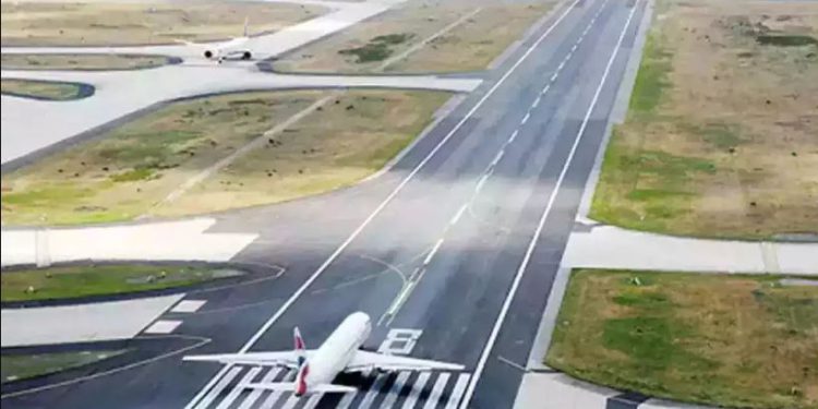 जेवर एयरपोर्ट की जमीन पर अवैध कब्जा कर रहे भूमाफिया, मुआवजे की 350 फाइलों पर लगी रोक