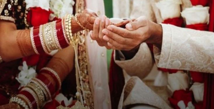 UP की लेडी सिंघम से धोखाधड़ी… फर्जी IRS ने की DSP श्रेष्ठा ठाकुर से शादी, मेट्रोमोनियल साइट से हुआ था रिश्ता