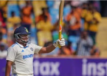 रोज 500 गेंद खेलना और 1600 किमी ट्रेवल करना…, कड़ी मेहनत के बाद सरफराज खान बने स्पिन के महारथी